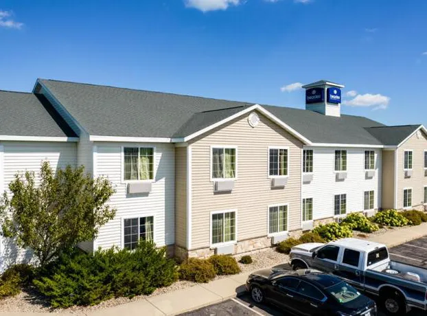 Evansville inn and suites hotel detail image 1