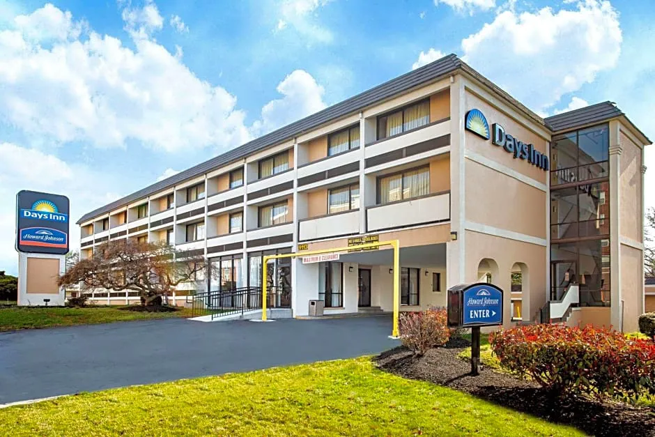 Days Inn by Wyndham College Park hotel hero