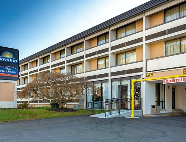 Days Inn by Wyndham College Park hotel detail image 1