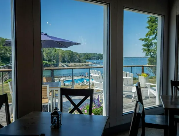 Smuggler's Cove Inn hotel detail image 3