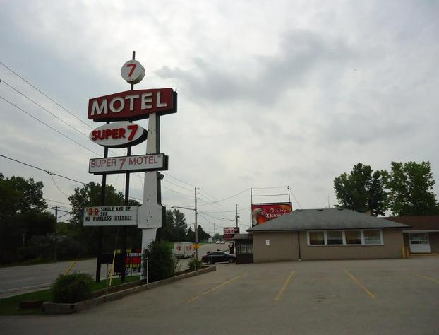 Super 7 Motel hotel detail image 4