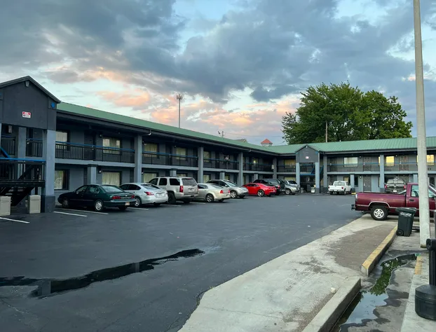 Executive Inn and Suites Jackson hotel detail image 4