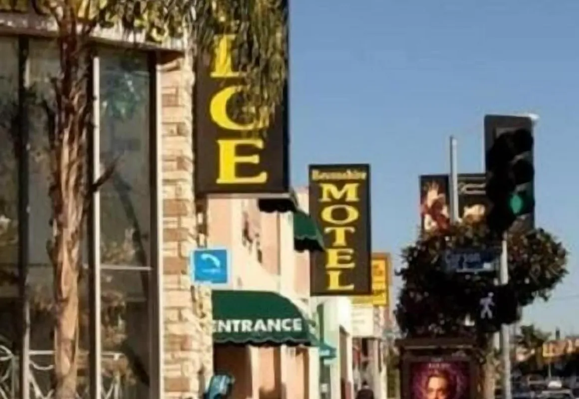 Bevonshire Lodge Motel hotel hero