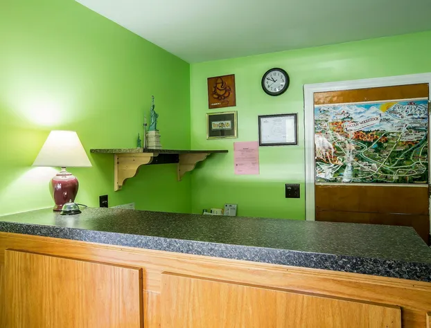 Rodeway Inn Lincoln I-93 hotel detail image 4