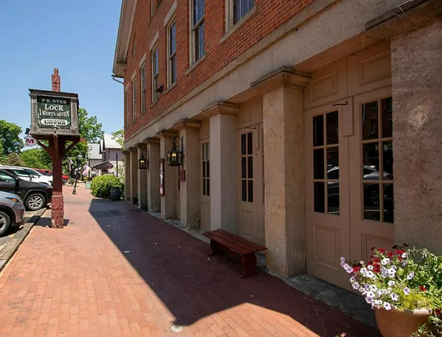 Country Squire Inn & Suites hotel detail image 3