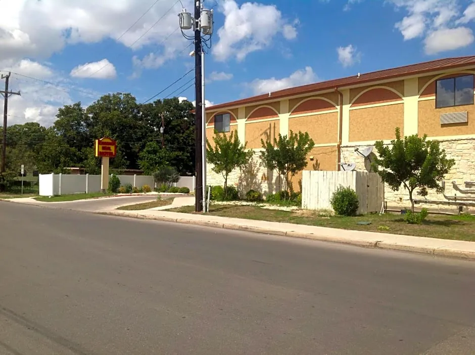 Camino Real Motel hotel hero