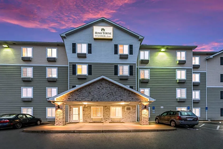 HomeTowne Studios by Red Roof Columbus hotel hero