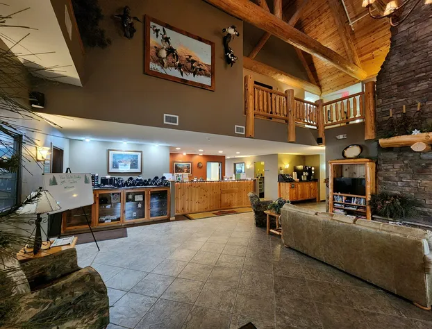 Pine Peaks Lodge & Suites hotel detail image 2