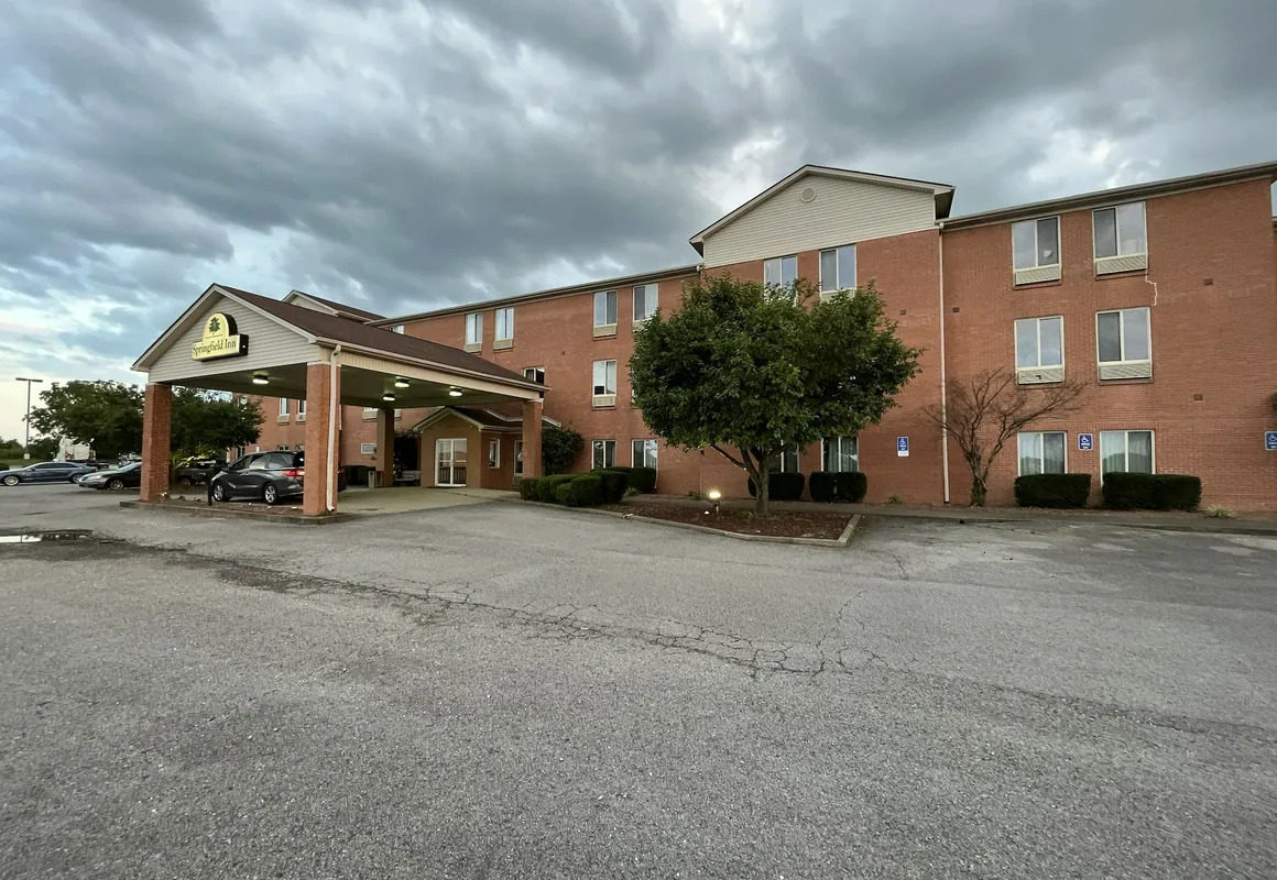 Comfort Inn & Suites Springfield hotel hero