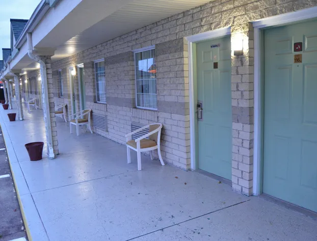 Economy Inn - Akron hotel detail image 3