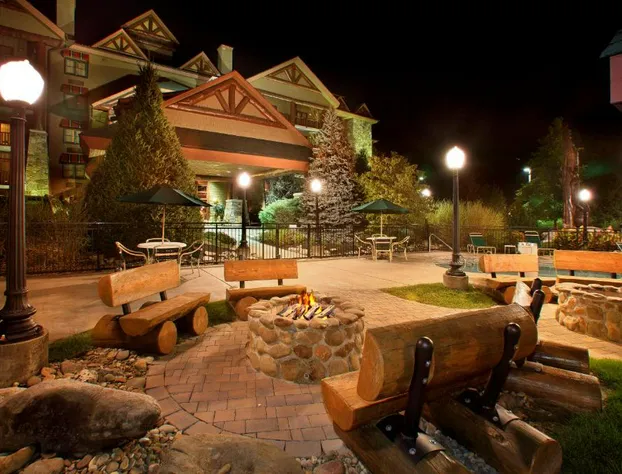 Bearskin Lodge on the River hotel detail image 1