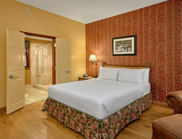 Bearskin Lodge on the River hotel detail image 3