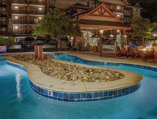 Bearskin Lodge on the River hotel detail image 1