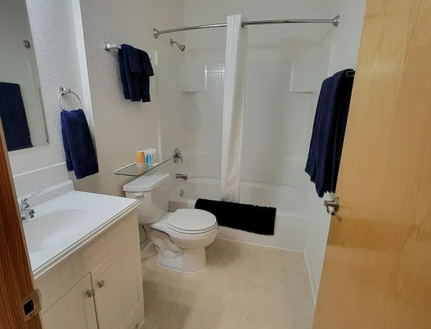 Eagle Bay Inn hotel detail image 4