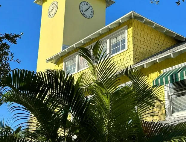 Peninsula Bed & Cocktails hotel detail image 1