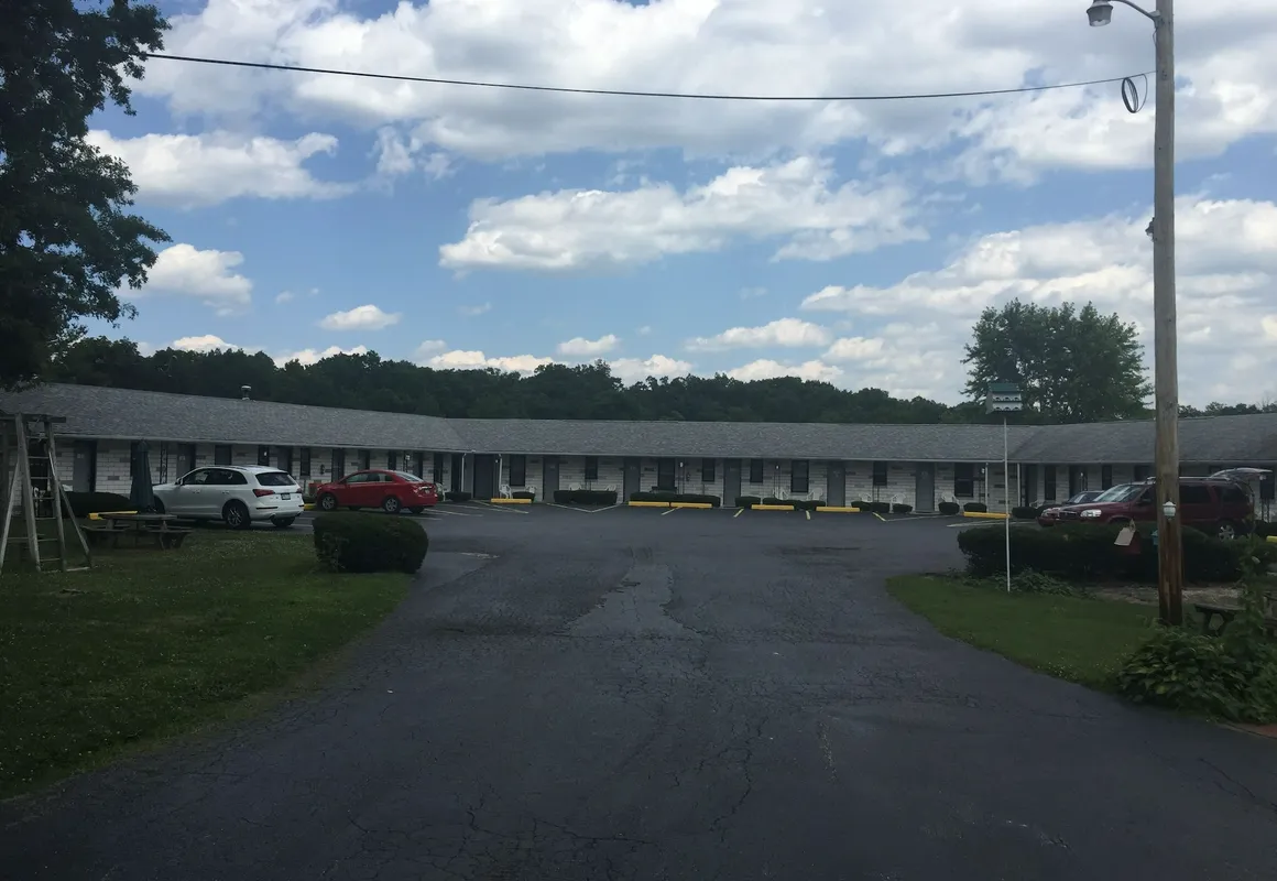 Blue Sky Motel hotel hero