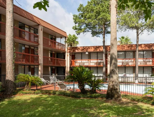 GreenTree Hotel & Extended Stay I-10 FWY Houston, Channelview, Baytown hotel detail image 2