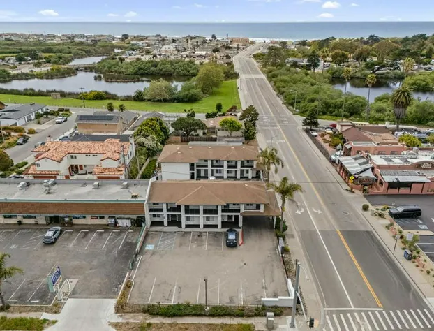 Dune Surfer Inn hotel detail image 1