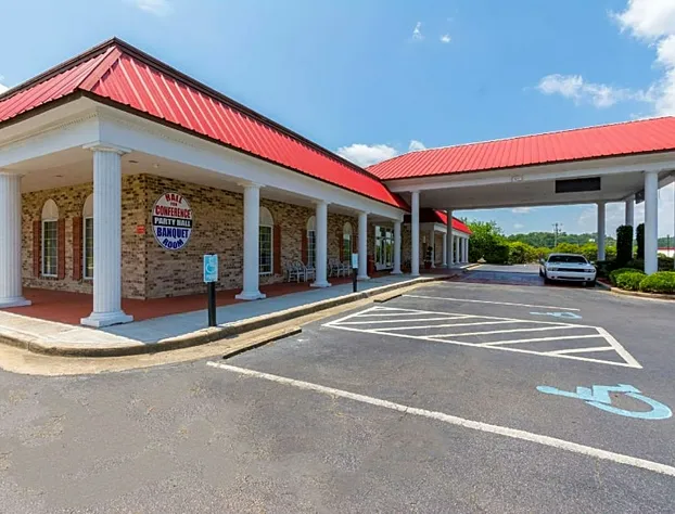 Econo Lodge Inn & Suites Orangeburg hotel detail image 1