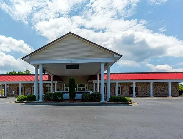 Econo Lodge Inn & Suites Orangeburg hotel detail image 2