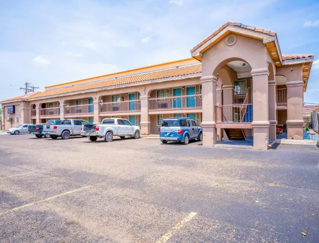 Lone Star Inn & Suites by OYO Harlingen TX hotel detail image 1