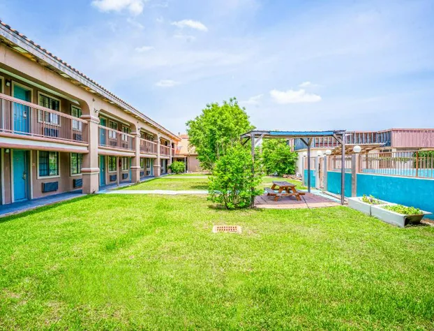 Lone Star Inn & Suites by OYO Harlingen TX hotel detail image 2