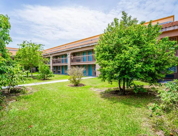Lone Star Inn & Suites by OYO Harlingen TX hotel detail image 4