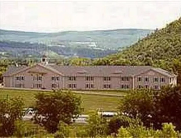 Quality Inn & Suites Schoharie near Howe Caverns hotel detail image 1