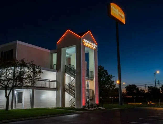 Baymont Inn and Suites by Wyndham Columbus / Near OSU hotel detail image 1