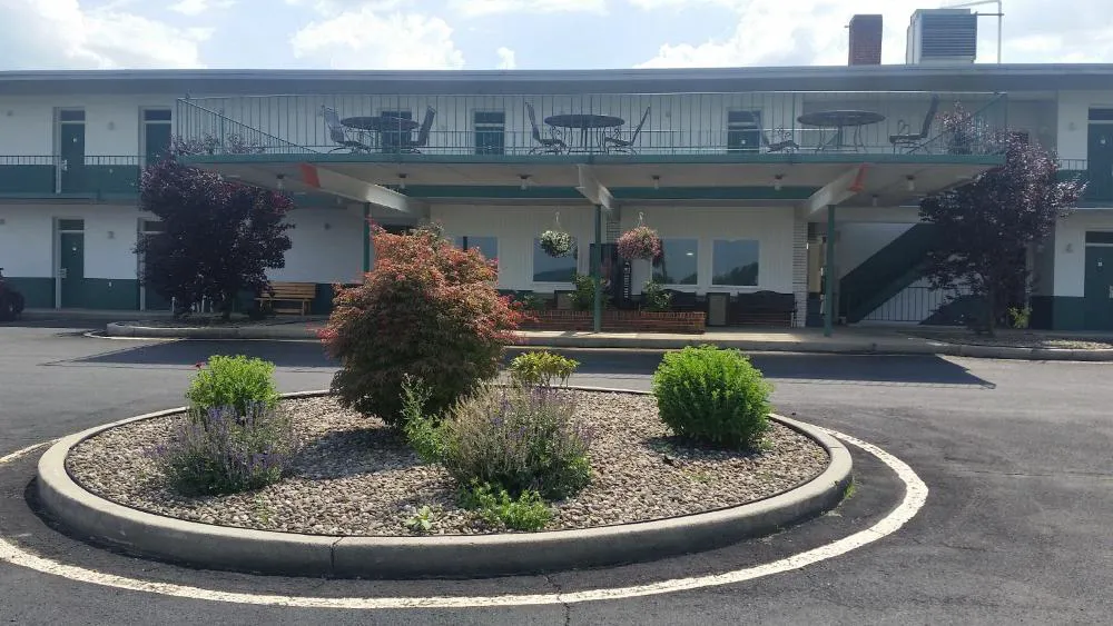 Huntingdon Motor Inn hotel hero