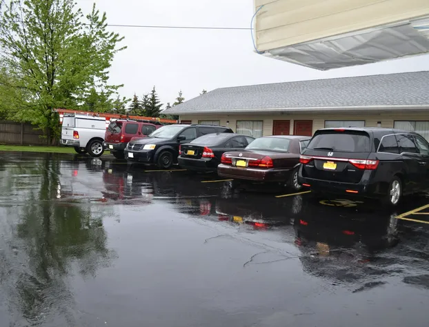 Budget Inn Williamsville hotel detail image 3