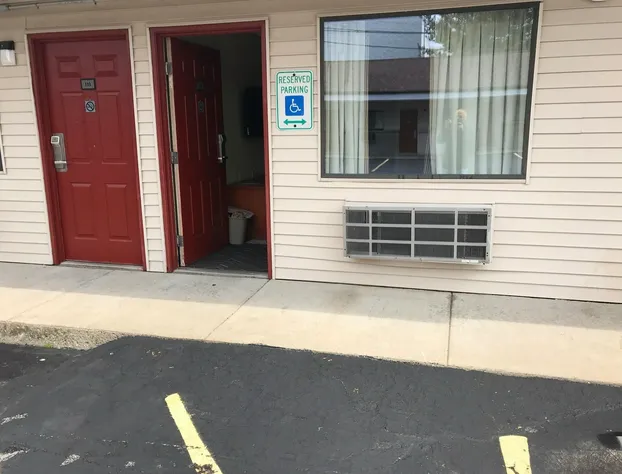 Budget Inn Williamsville hotel detail image 4