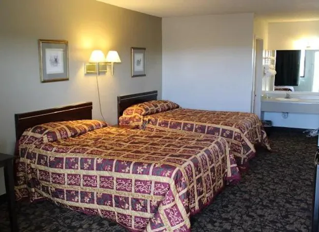 Travelers Inn & Suites hotel detail image 3