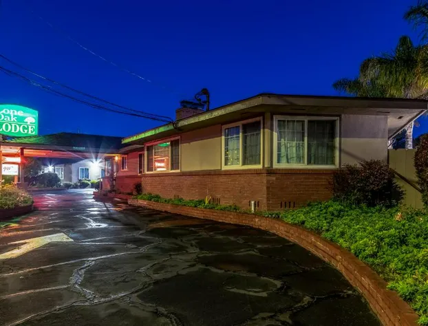 Lone Oak Lodge hotel detail image 1