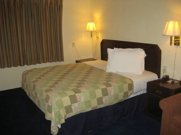The Lodge at Pensacola hotel detail image 2