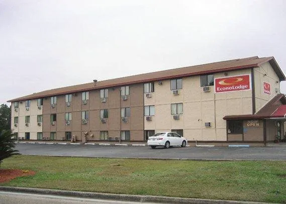 The Lodge at Pensacola hotel hero