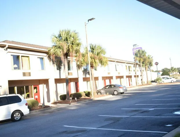 Guest Cottages & Suites Brunswick GA hotel detail image 2