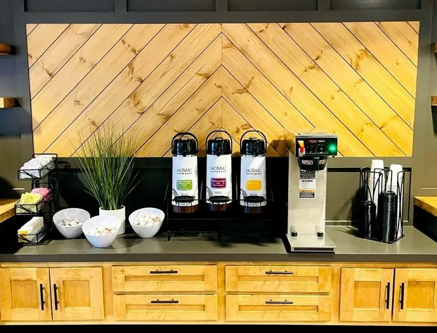 Commodore Perry Inn and Suites hotel detail image 2