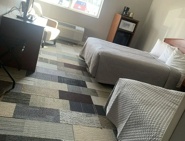 Commodore Perry Inn and Suites hotel detail image 4