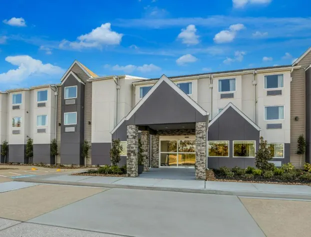 Red Roof Inn Sulphur hotel detail image 2