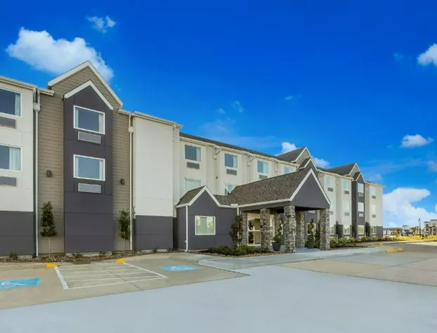 Red Roof Inn Sulphur hotel detail image 4