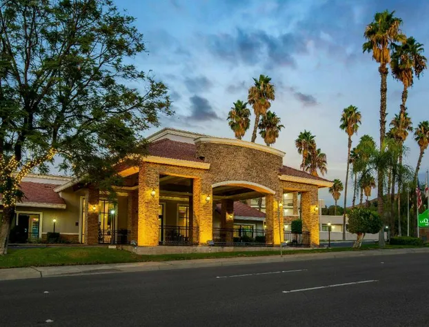 La Quinta Inn & Suites by Wyndham Pomona hotel detail image 2