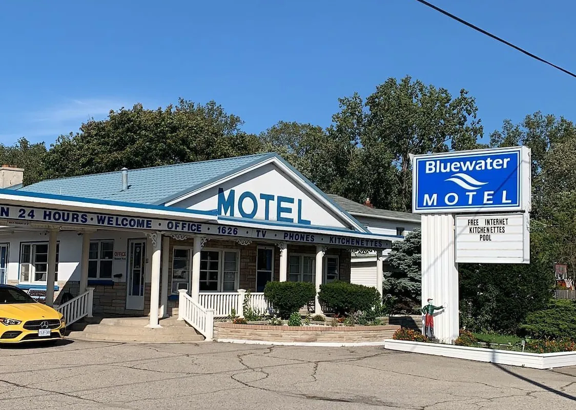 Bluewater Motel hotel hero