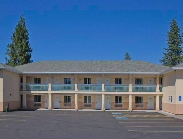 Shasta Pines Motel & Suites hotel detail image 1
