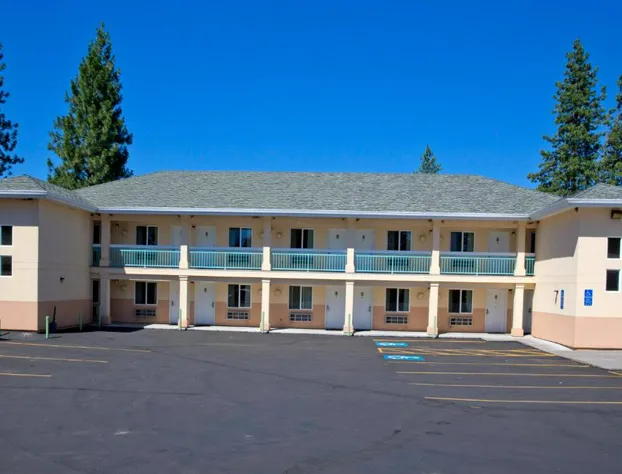 Shasta Pines Motel & Suites hotel detail image 2