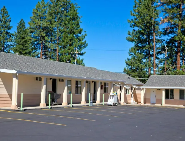 Shasta Pines Motel & Suites hotel detail image 4