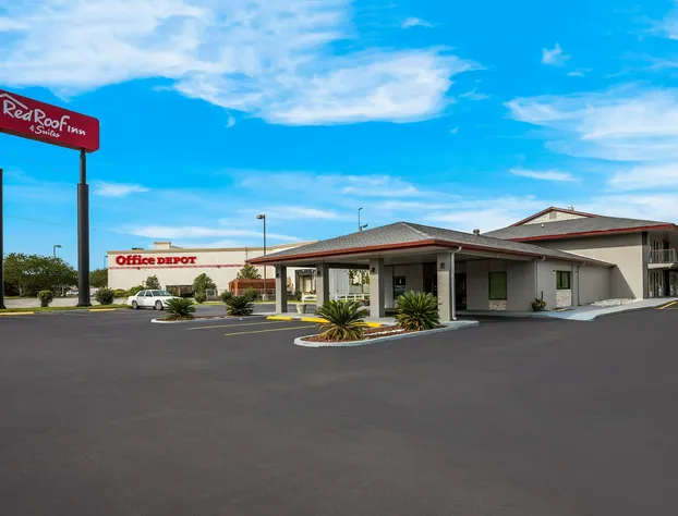Red Roof Inn & Suites Thomasville hotel detail image 3