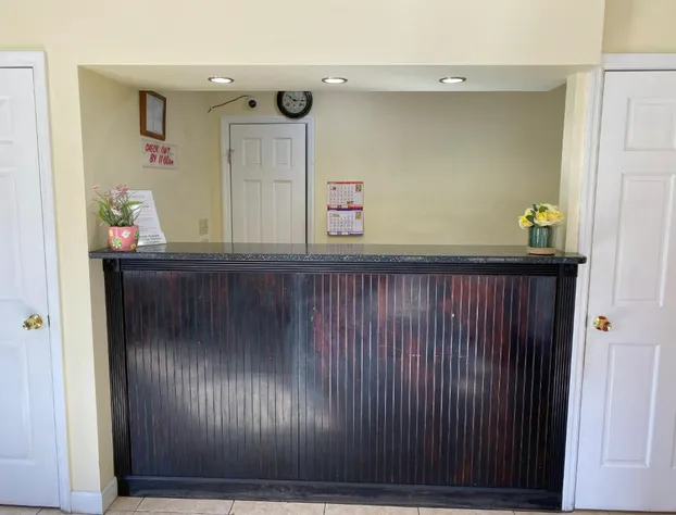 Deluxe Inn hotel detail image 3