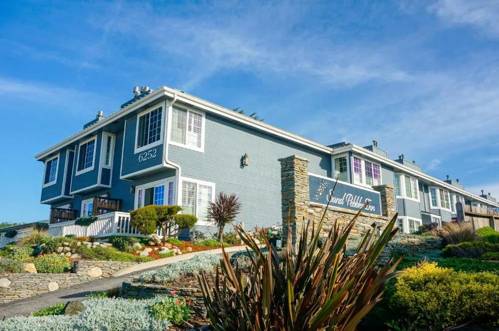 Sand Pebbles Inn hotel hero