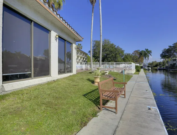 Vista Inn Lake Tarpon hotel detail image 4